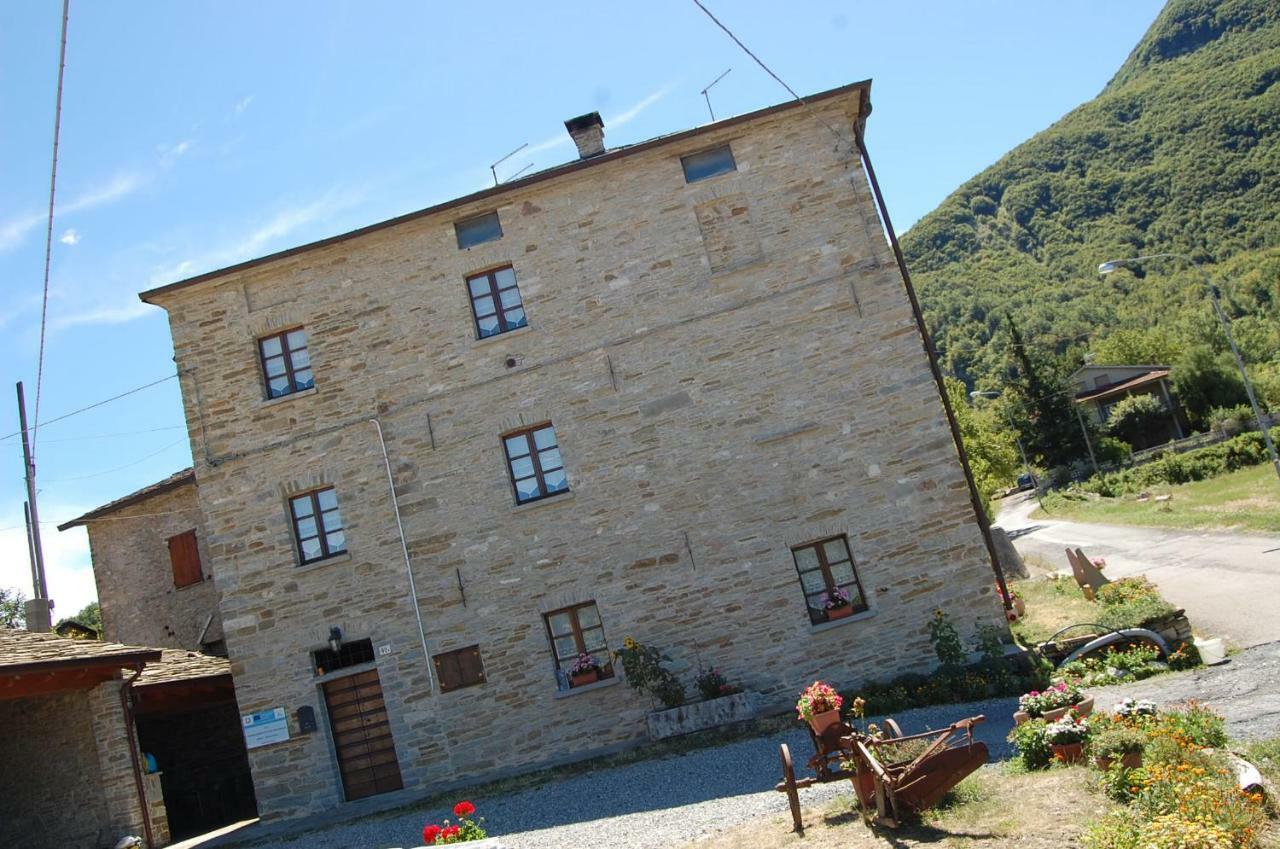 Appartamenti Cenni - Relais Su Lago Varsi Exterior foto